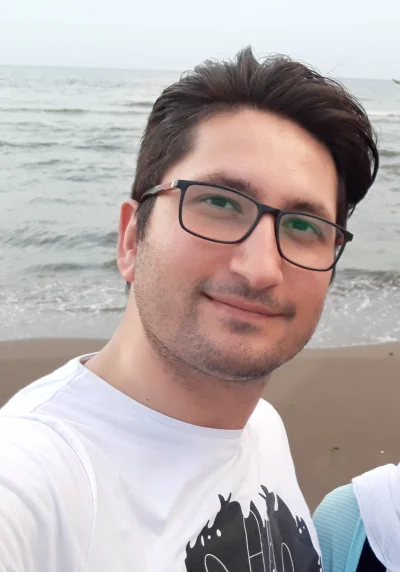 احسان خاکزاد