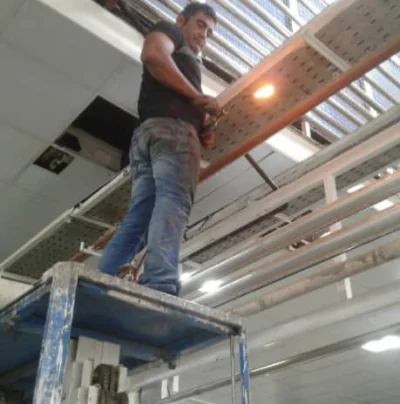 رضا نفادی۰۹۱۲۱۲۳۳۰۸۸